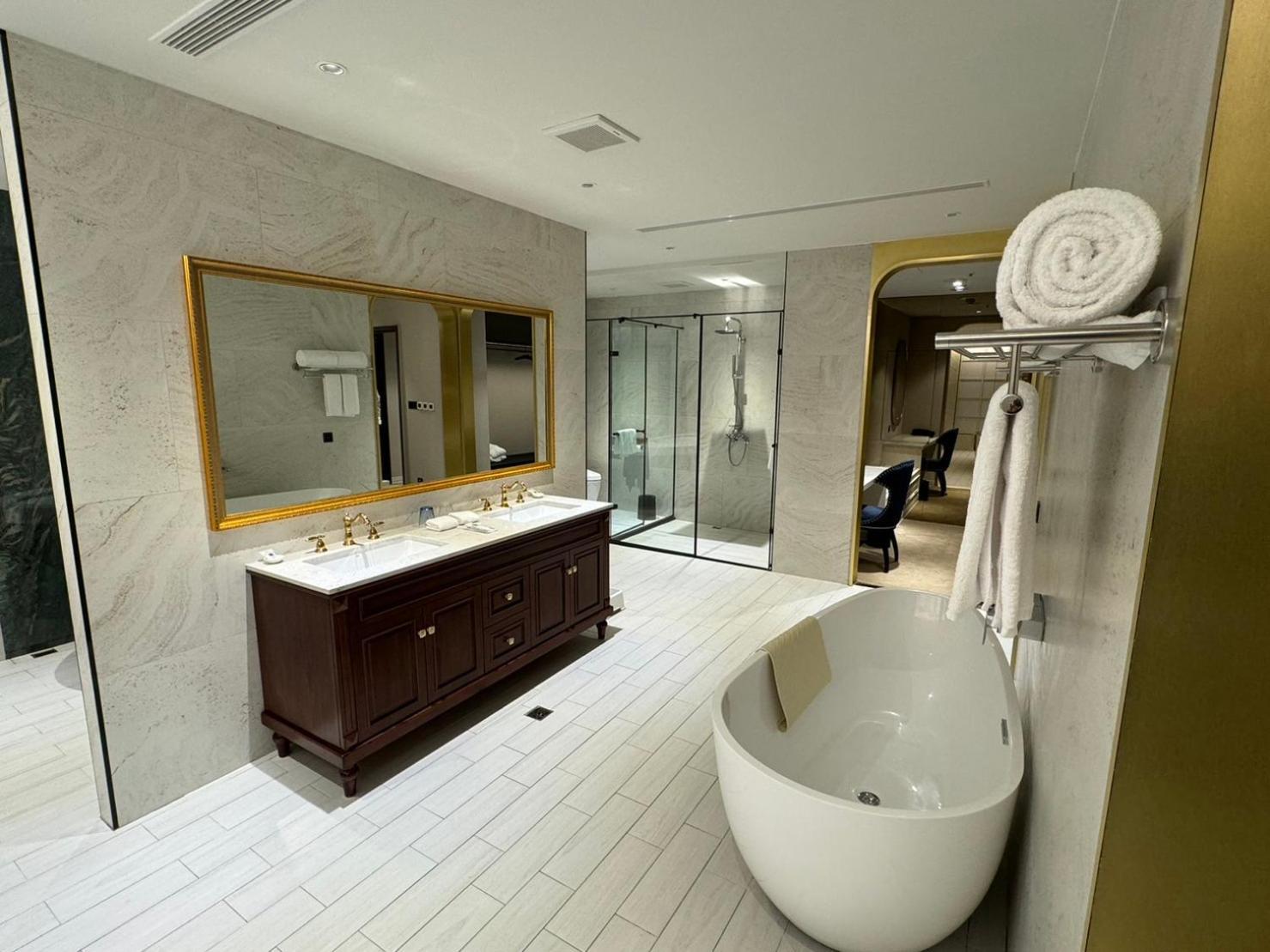Tryp By Wyndham New Taipei Linkou 新北林口爵怡溫德姆酒店機場捷運mrta9林口站 Bagian luar foto